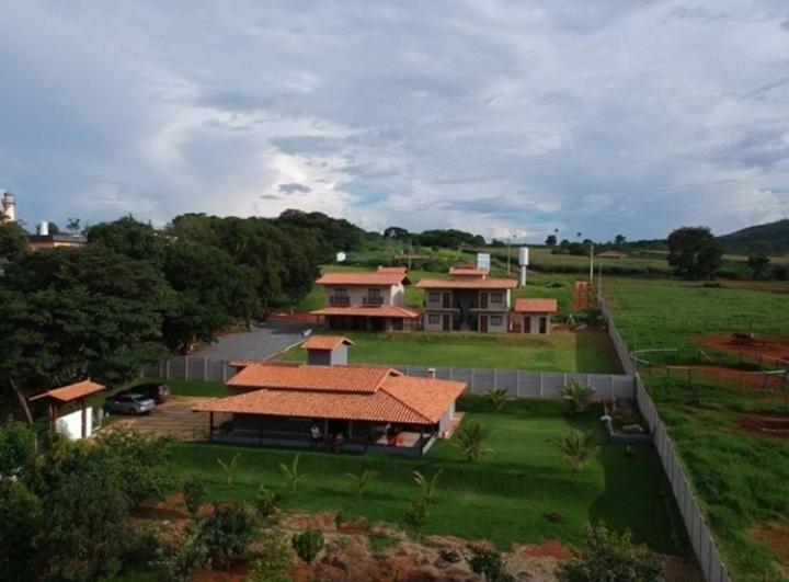 Casa próxima a Escarpas do Lago Capitólio Exterior foto